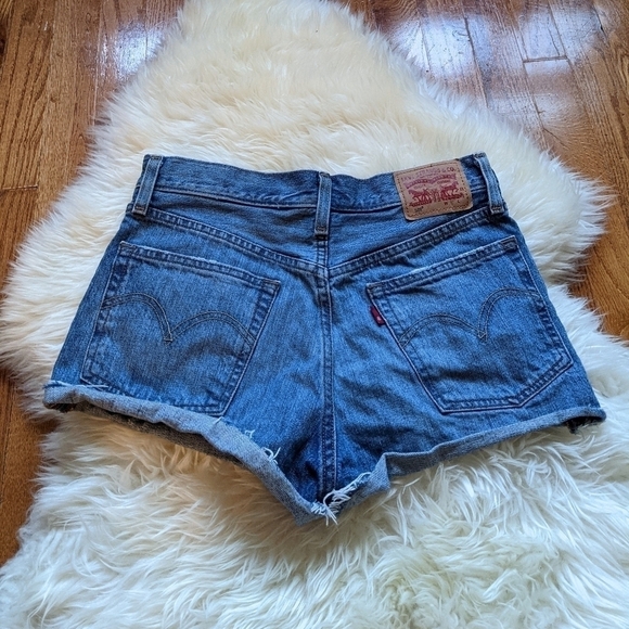 Levi's 501 high rise cut off denim Jean shorts - Picture 5 of 7